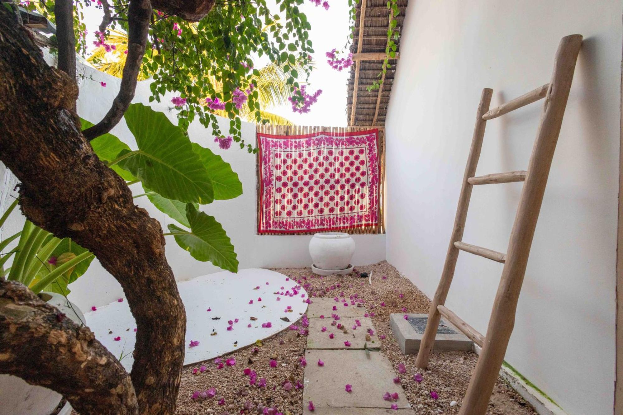 Sharazad Boutique Hotel ジャンビアニ エクステリア 写真