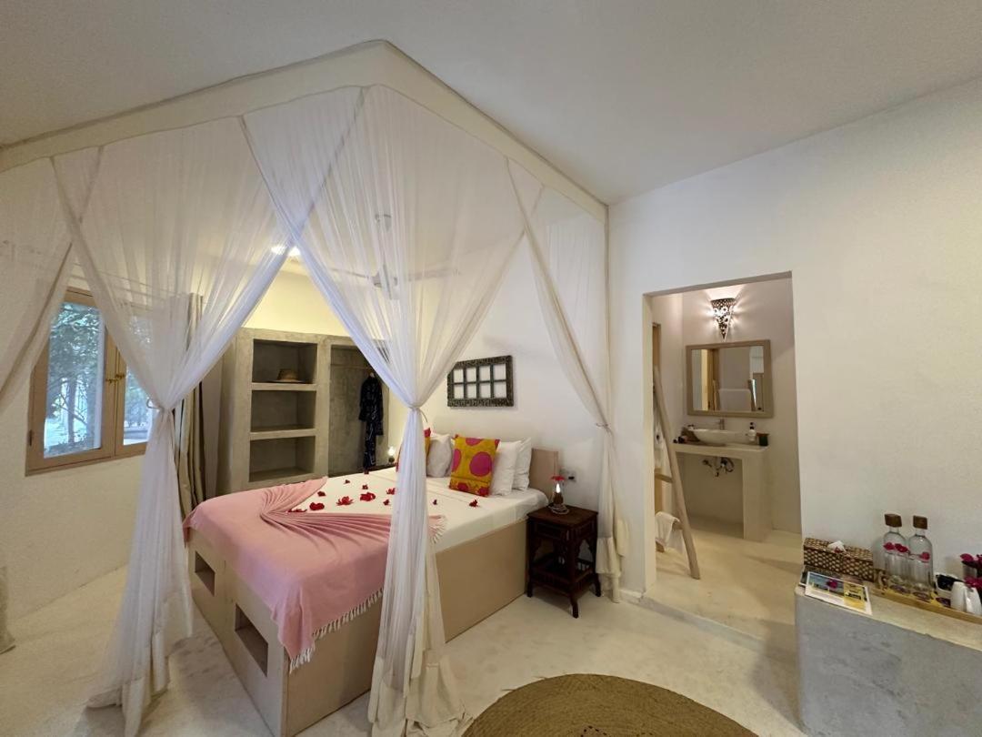 Sharazad Boutique Hotel ジャンビアニ エクステリア 写真